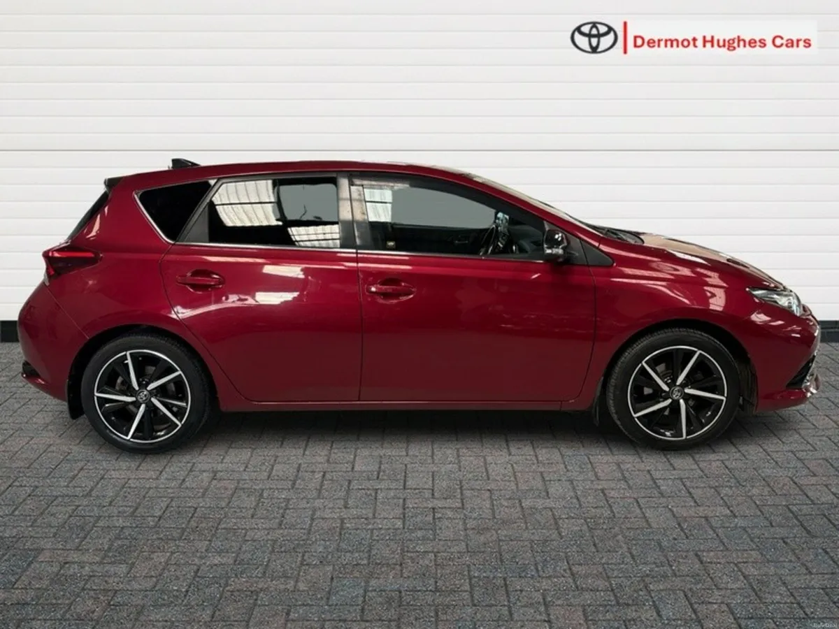 Toyota Auris 1.2 D-4T LUNA SPORT - Image 3