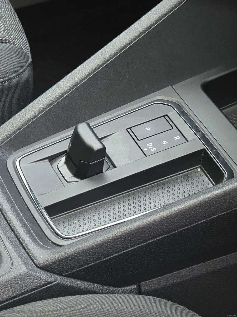 Volkswagen Caddy Maxi- Taxi Spec - Image 4