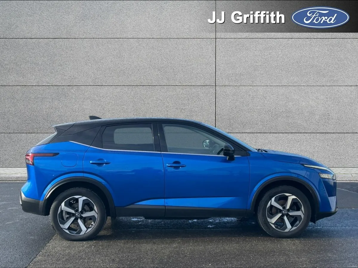 Nissan Qashqai 1.3 PET MILD HYBRID SV PREMIUM - Image 4