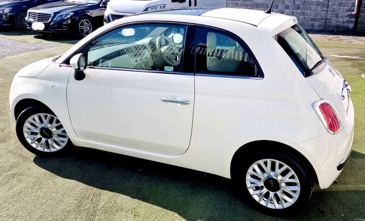 Fiat 500 1.2i LOUNGE LOW MILEAGE GLASS ROOF - Image 3