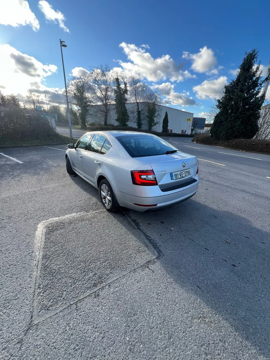 18 Skoda Octavia 1 L Petrol, taxed & tested €8995 - Image 3