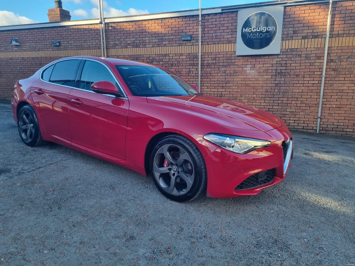 2017 Alfa Romeo Giulia Super Sport 200HP Auto - Image 4