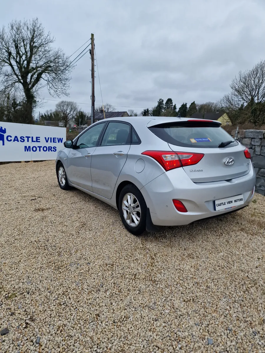14 Hyundai i30 Deluxe Model Diesel New nct - Image 4