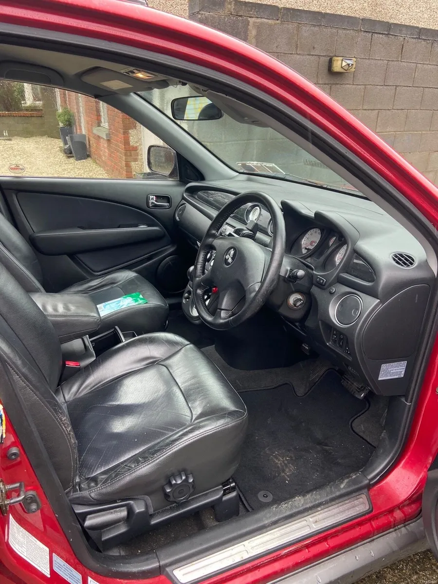 Mitsubishi Outlander 2.4 Auto - Image 4