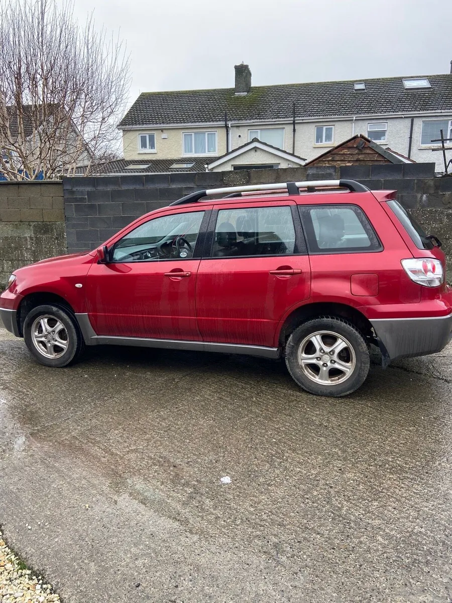Mitsubishi Outlander 2.4 Auto - Image 2