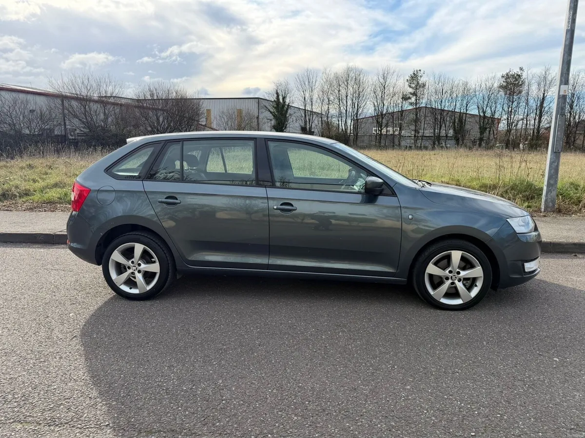 Skoda Rapid 2015 - Image 1