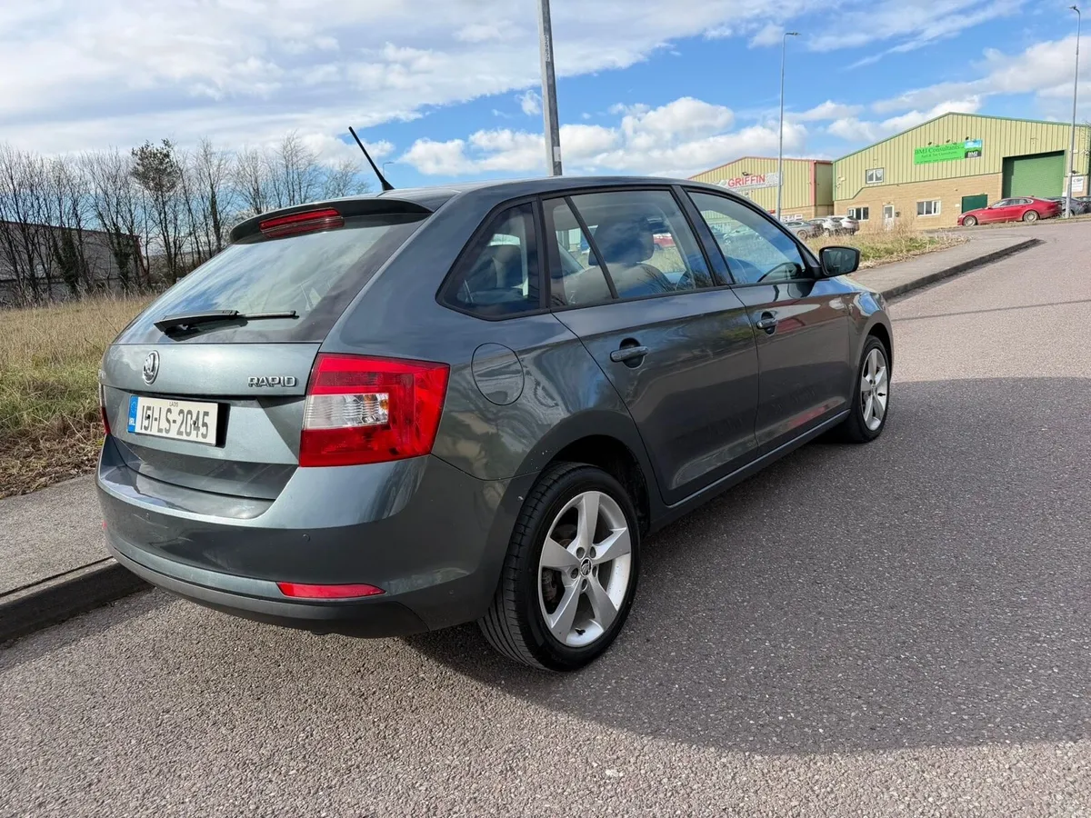 Skoda Rapid 2015 - Image 3