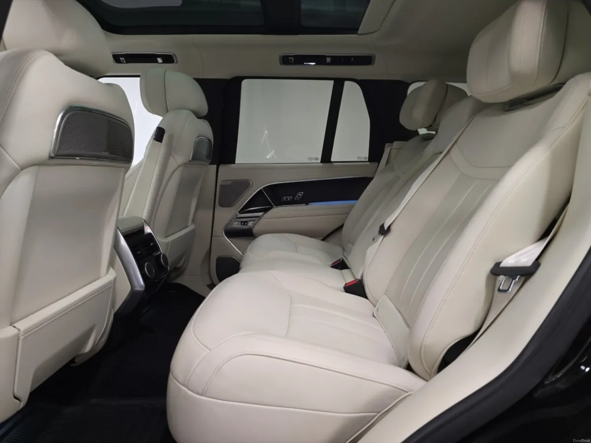 Land Rover Range Rover Diesel Estate Autobiography - Image 4