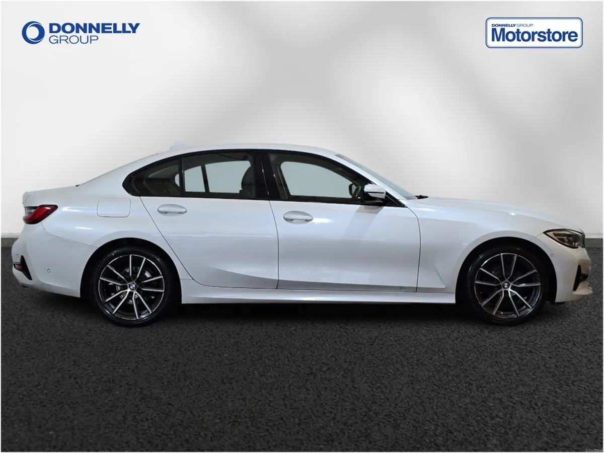 BMW 3 Series Diesel Saloon Sport - Image 3