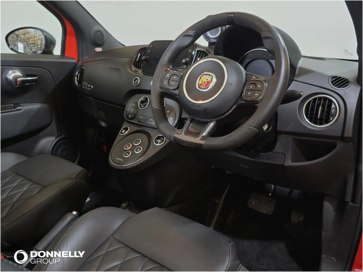 Abarth 695 c Convertible Turismo - Image 4