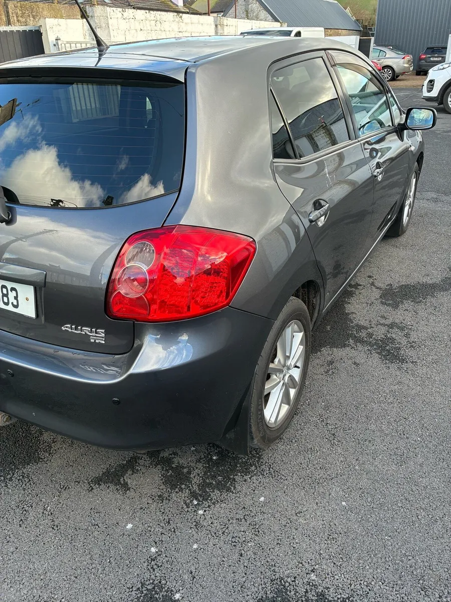 09 Toyota Auris  Diesel - Image 4