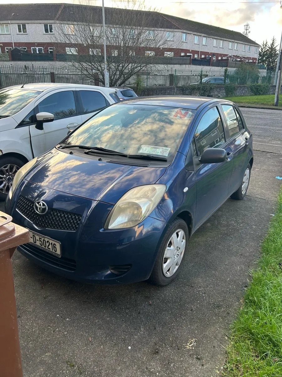 06 TOYOTA YARIS - Image 1