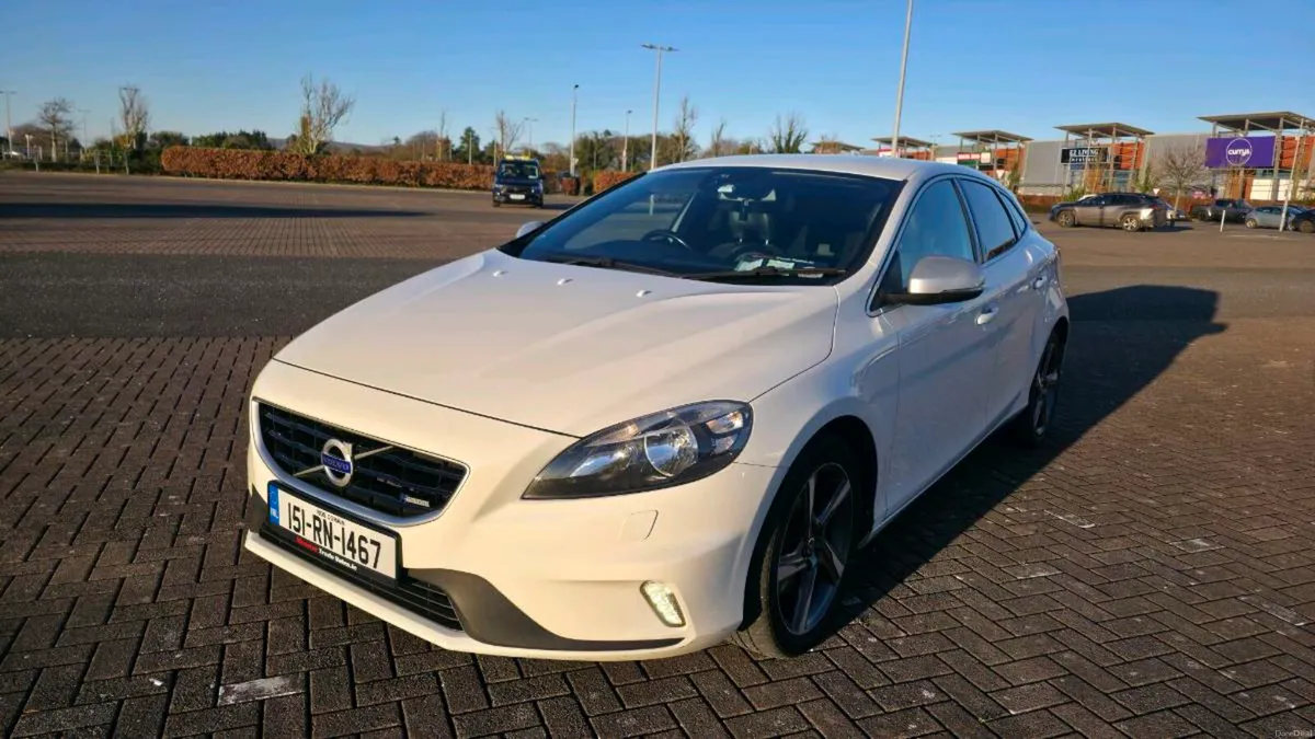 2015 Volvo V40 R-Design 6 speed - Image 1