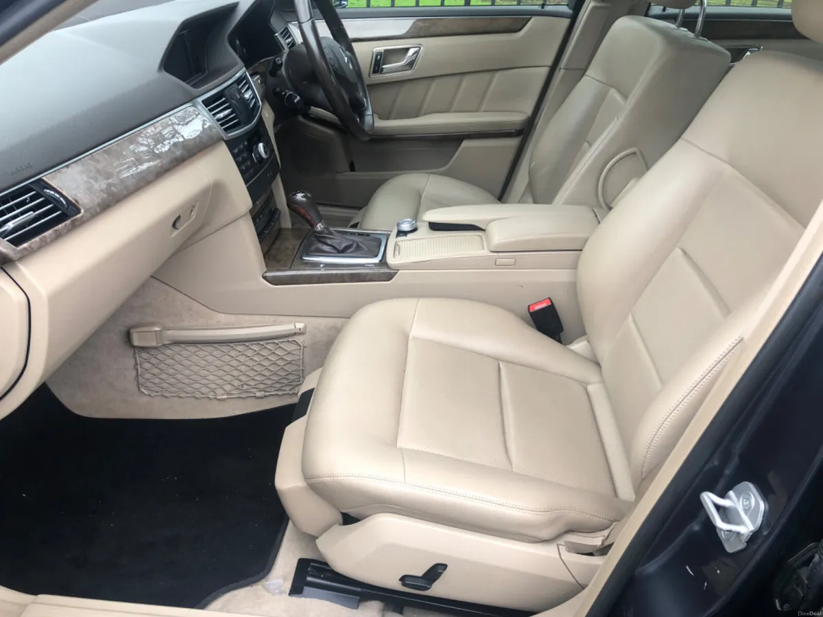 2011 MERCEDES E200 AUTO SANDSTONE LEATHER - Image 2