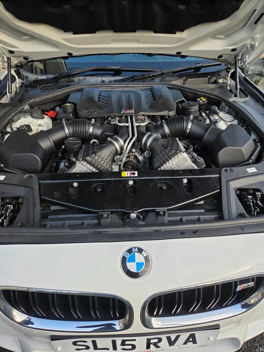 BMW M5 2015 - Image 4
