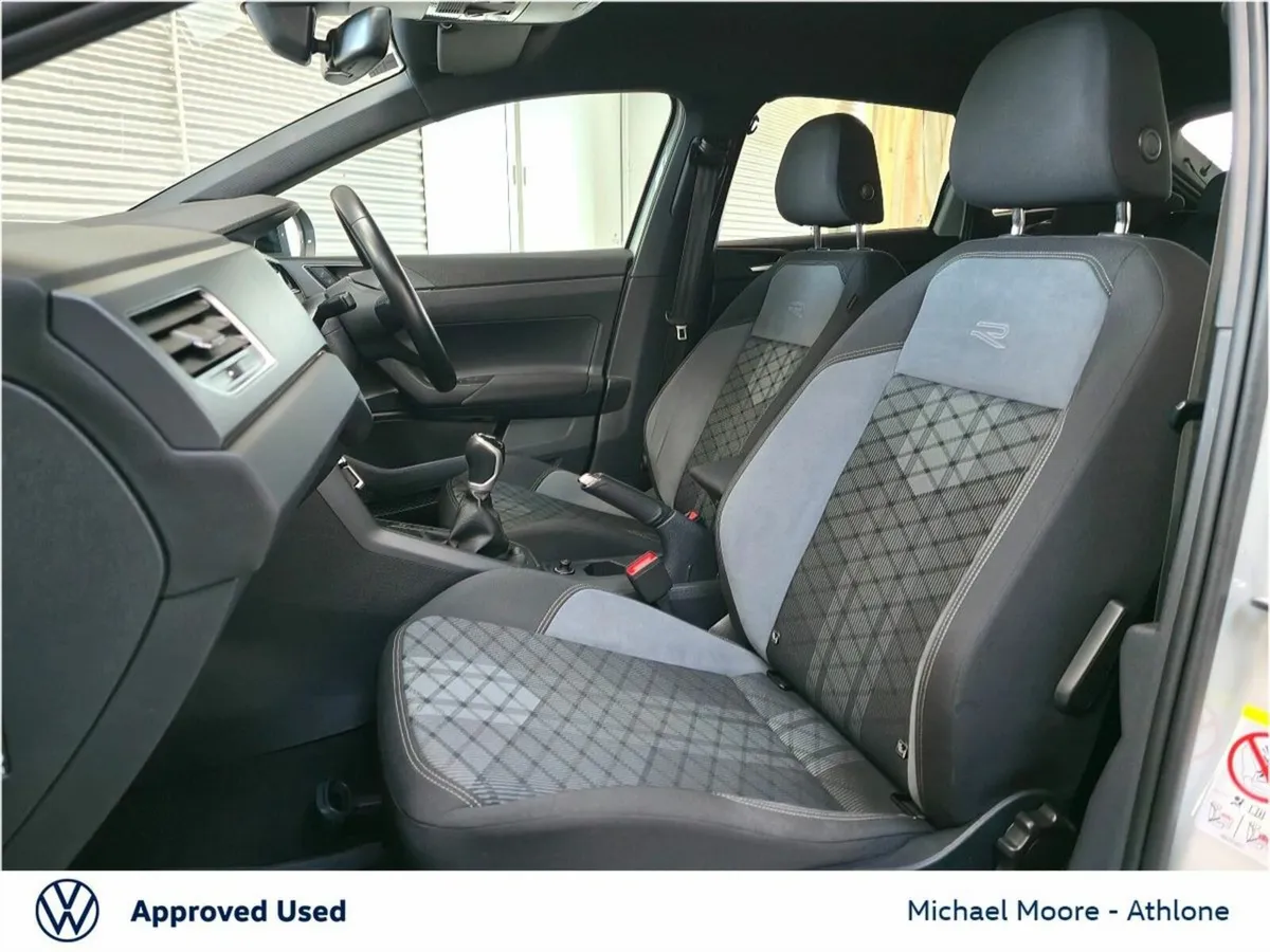 Volkswagen Taigo 1.0 TSI 115BHP M6F R-LINE - Image 4