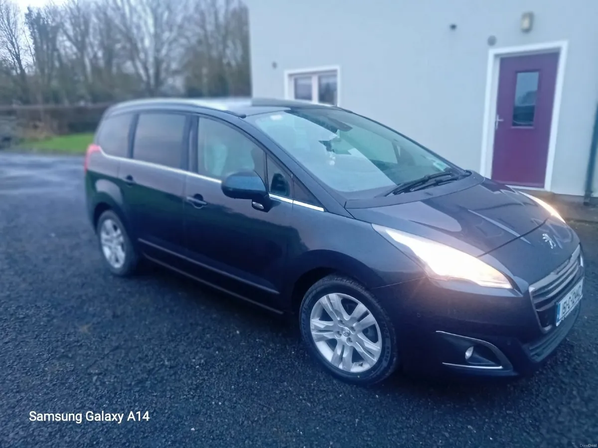 Peugeot 5008 2015 - Image 2
