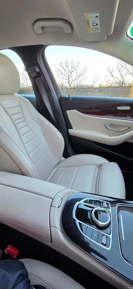 2016 Mercedes-Benz E-class Exclusive - Image 1