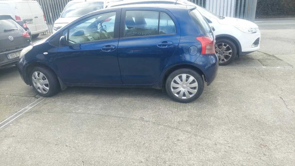 Toyota Yaris 2006 - Image 2