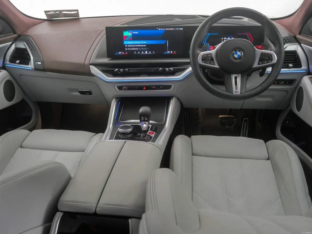 BMW XM 50e - Image 4