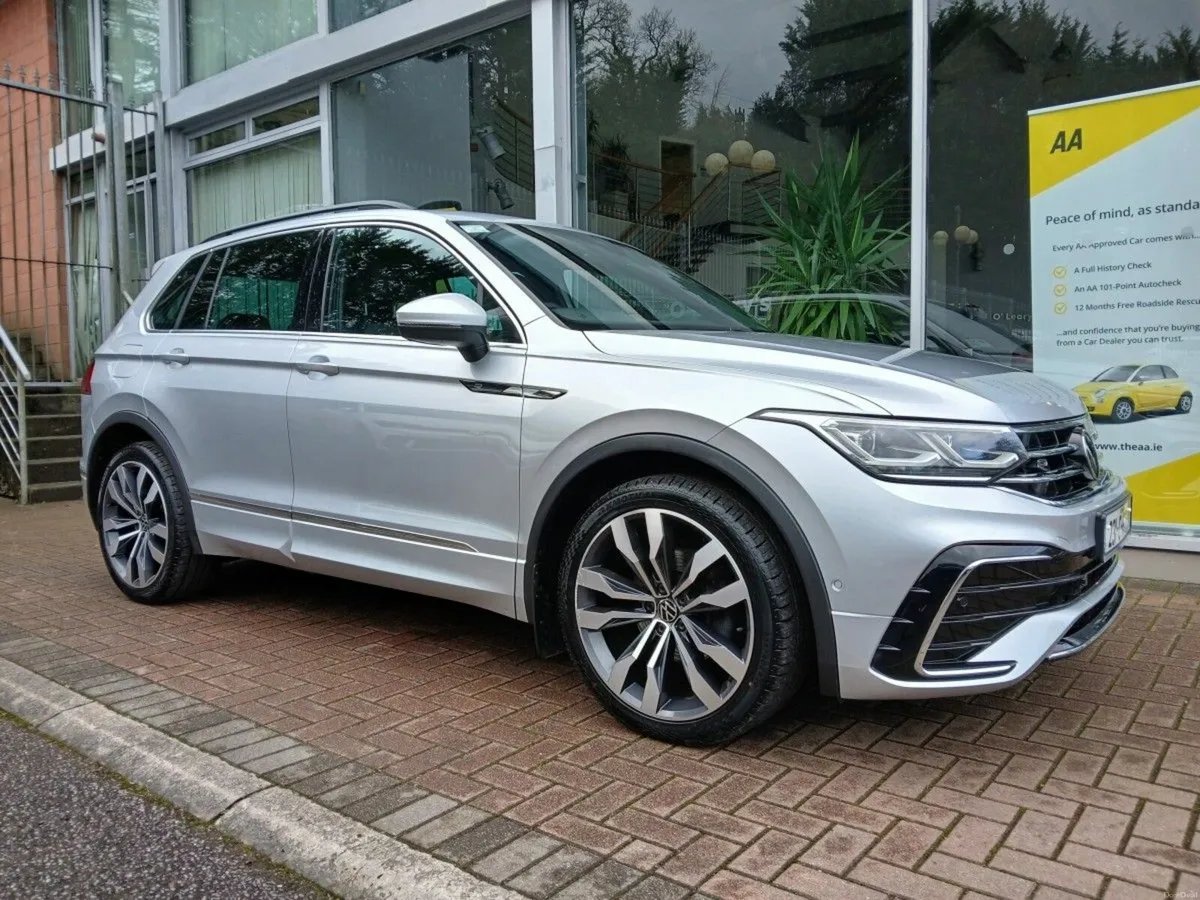 Volkswagen Tiguan 2.0 TDI 150HP R-Line, Silver Met - Image 1