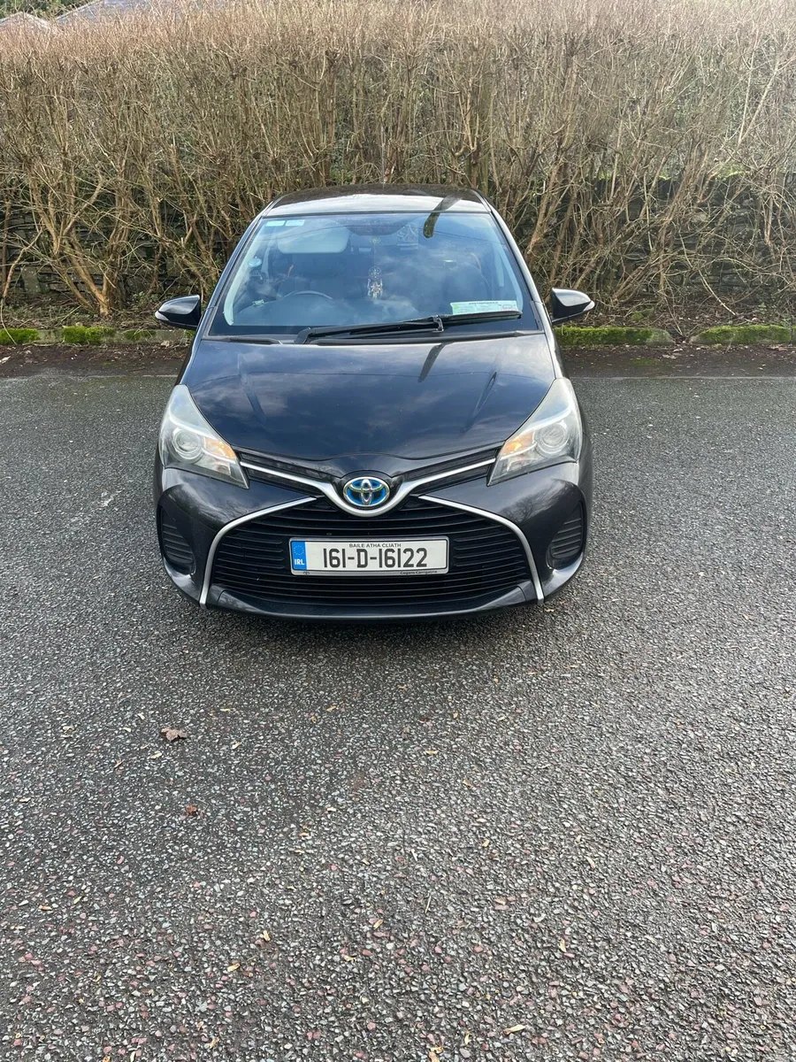 2016 Toyota Yaris Hybrid - Image 1