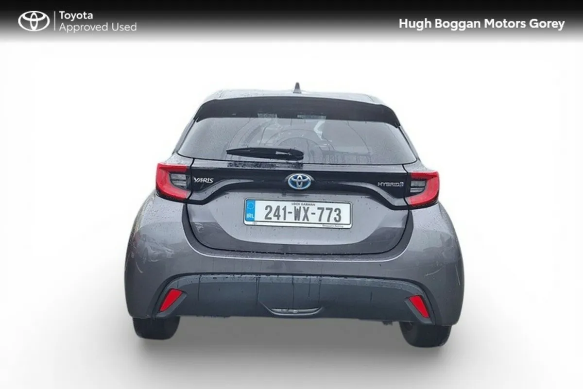 Toyota Yaris 1.5 Luna Sport Hybrid - Image 4