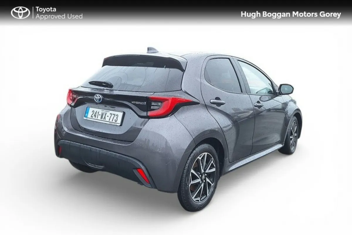 Toyota Yaris 1.5 Luna Sport Hybrid - Image 2
