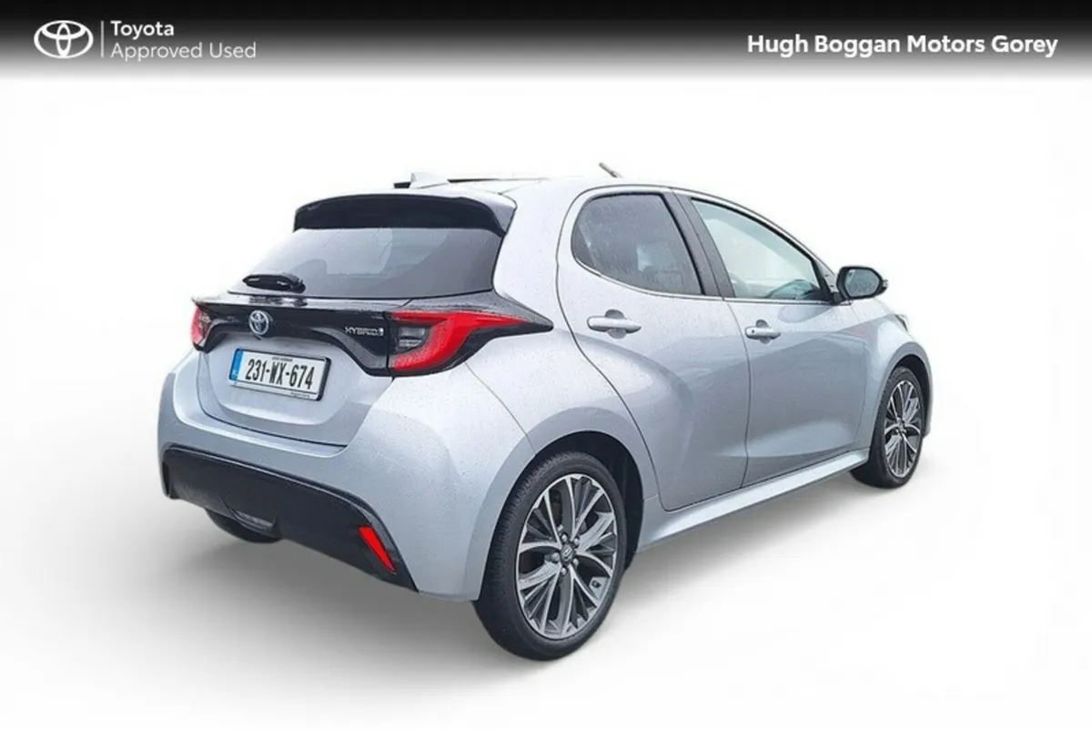 Toyota Yaris Platinum Auto - Image 2