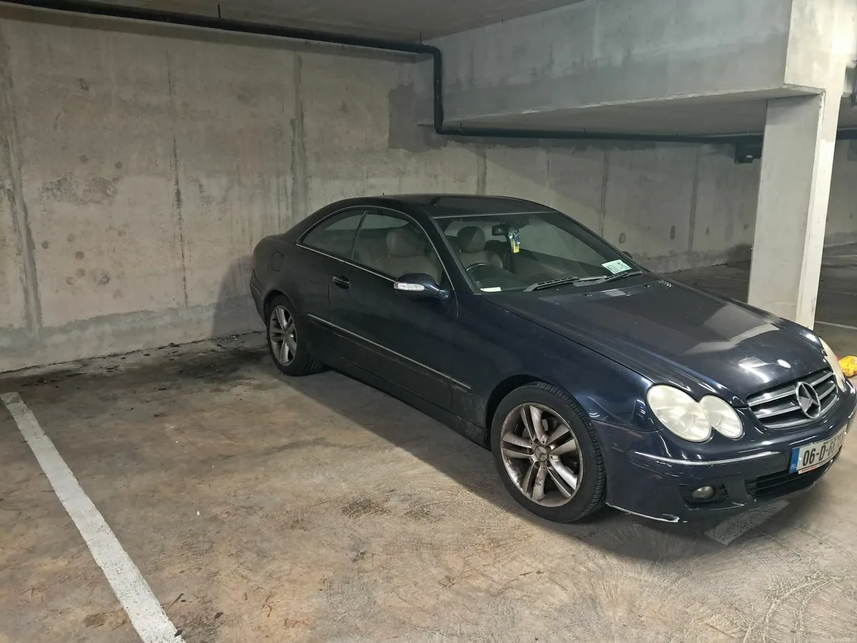 Mercedes-Benz CLK 2006 - Image 2