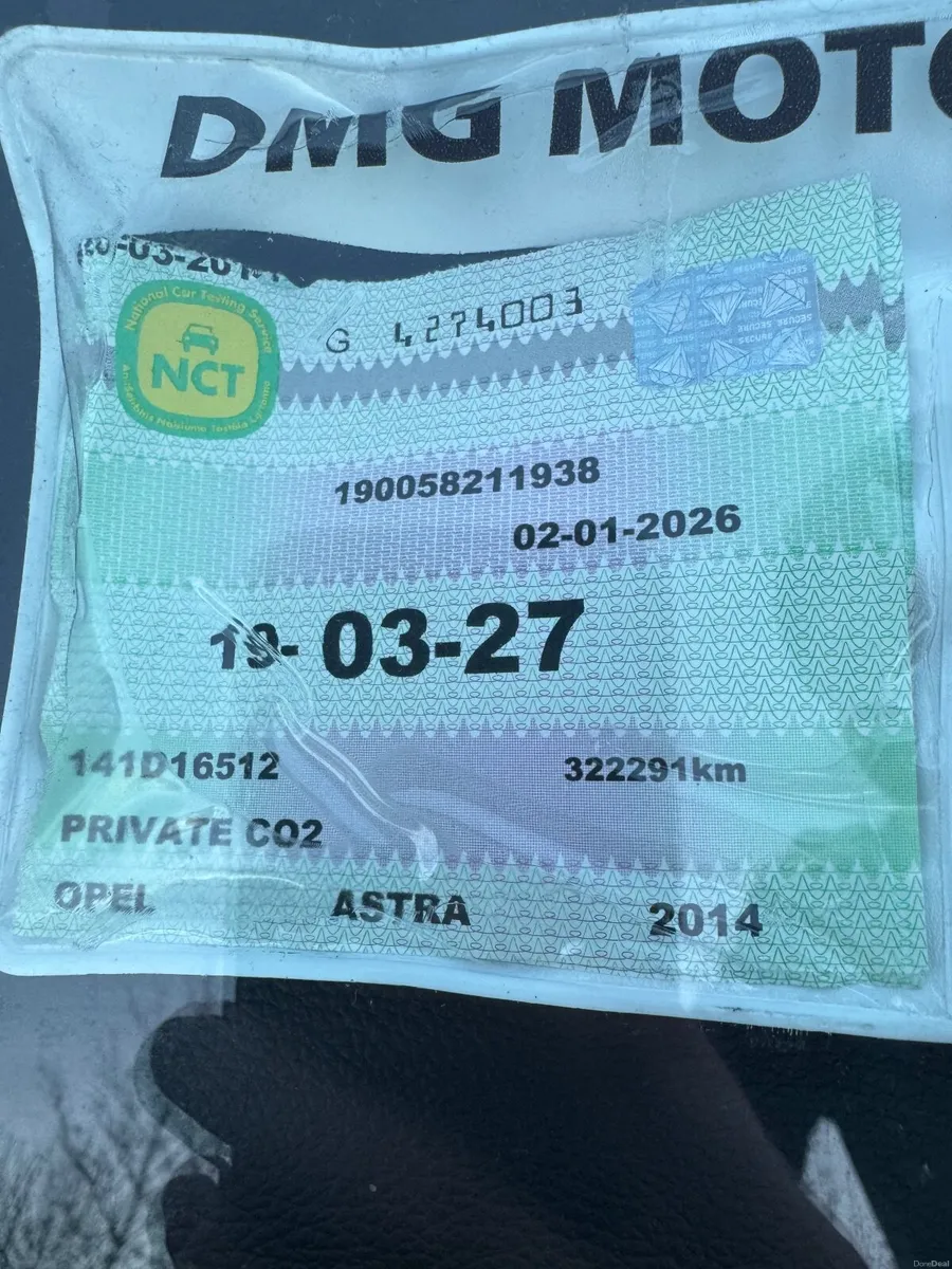 Opel Astra 2014 - Image 2