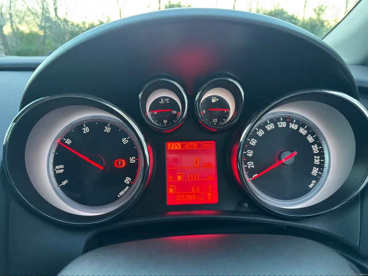 Opel Astra 2014 - Image 3