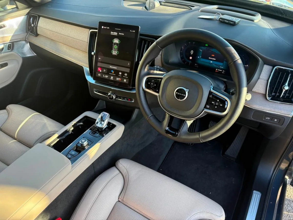 Volvo XC90 New Shape / Ultra - Dark Edition / ++ H - Image 3