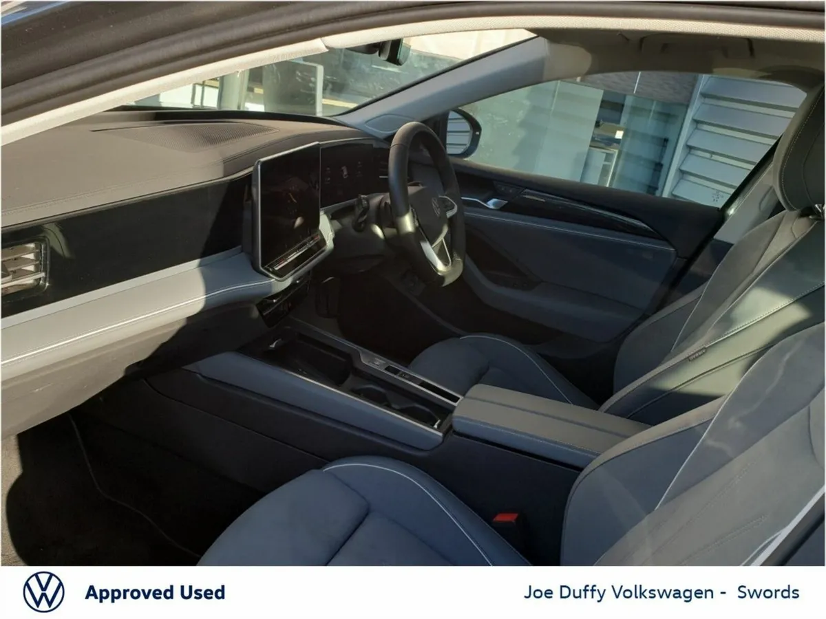 Volkswagen Passat Passat Life PHEV 120KM Range on - Image 4