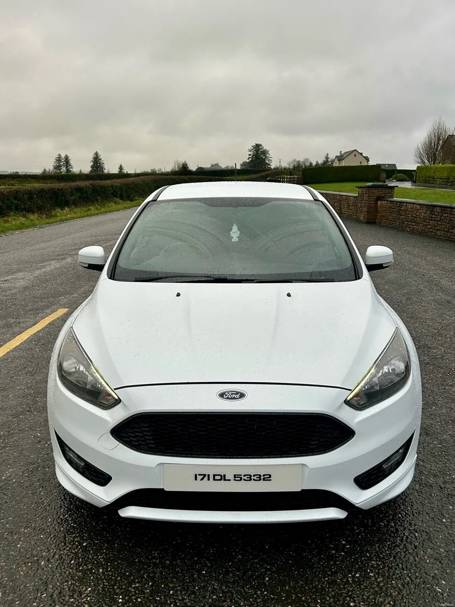 2017 Ford Focus ST Line - Image 2