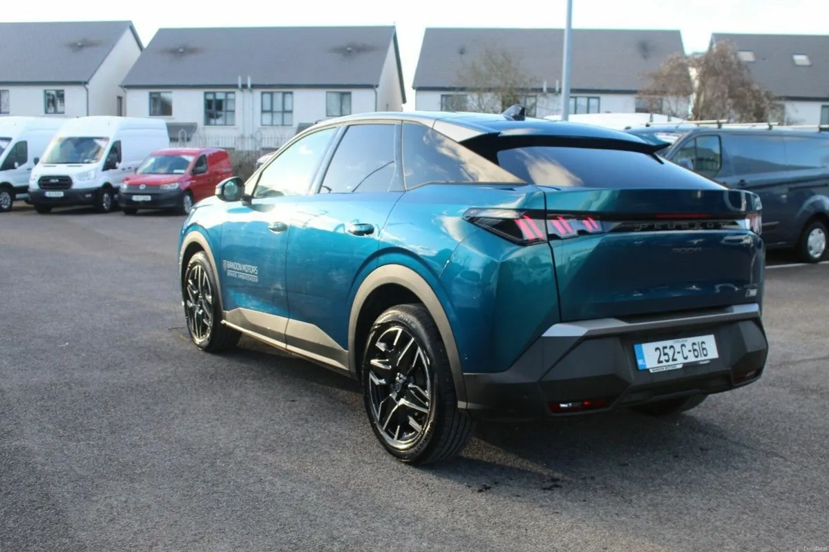 Peugeot 3008 1.2 MHEV 145bhp eDCS6 Allure - Image 6