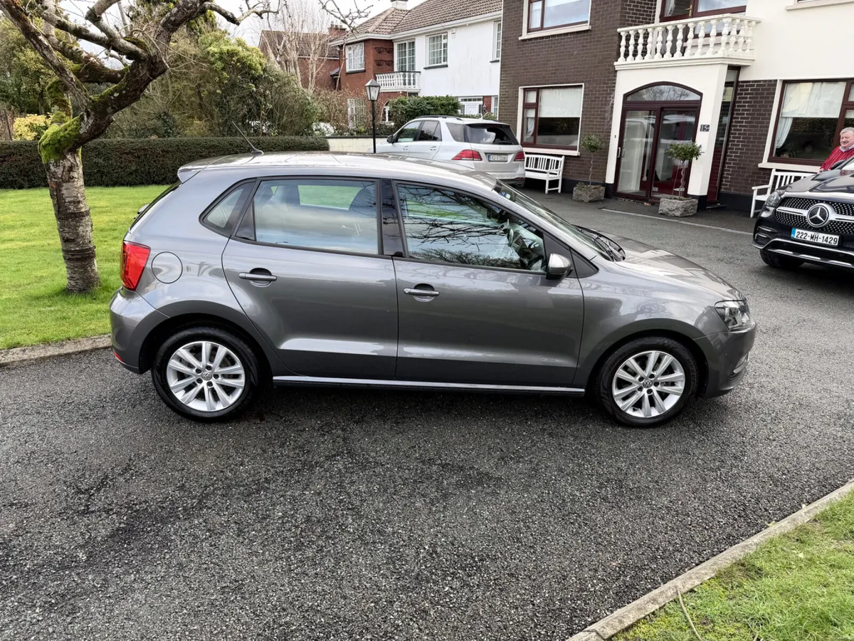 Polo 1ltr low kilometres MINT condition - Image 2