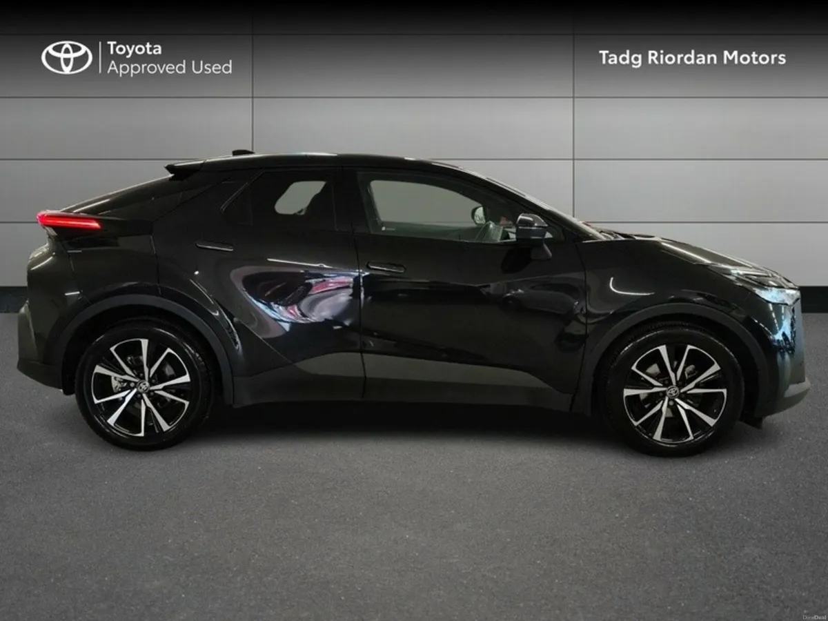 Toyota C-HR HYBRID SPORT - Image 3