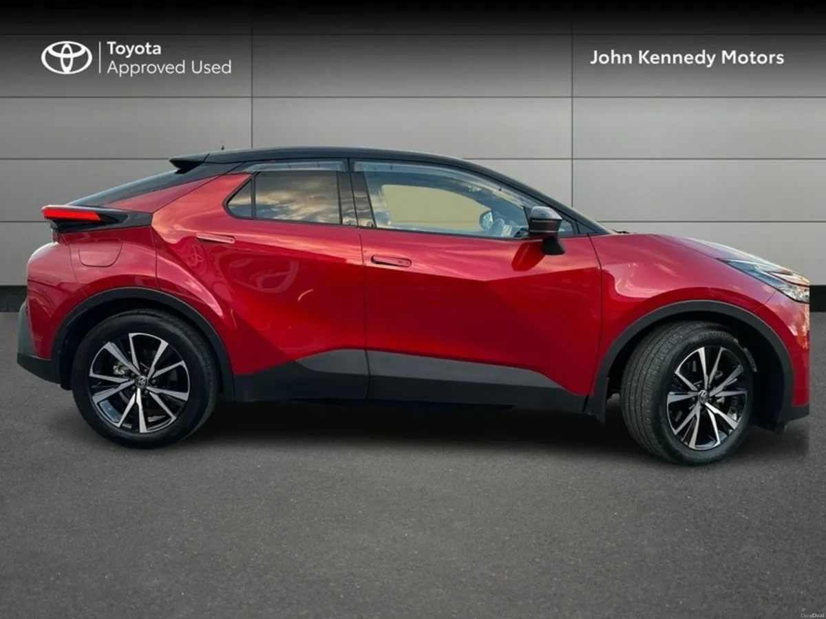 Toyota C-HR PHEV SPORT+ - Image 3