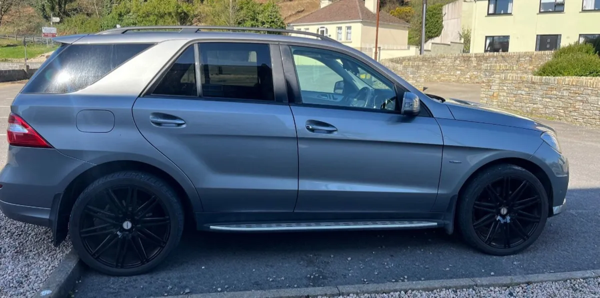 Mercedes-Benz M-Class 2012 - Image 2