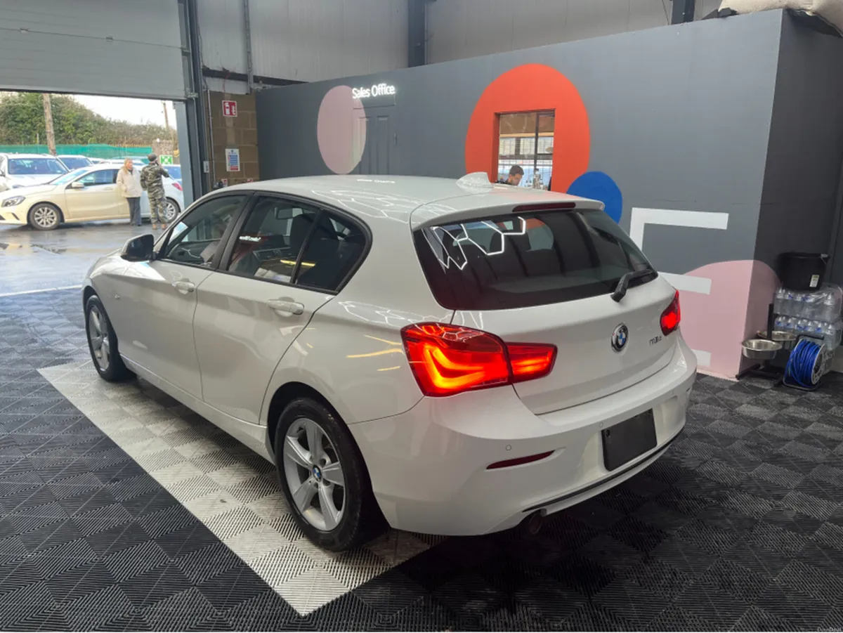 BMW 1-Series 2017 BMW 118D SPORT 2.0 AUTOMATIC / C - Image 4