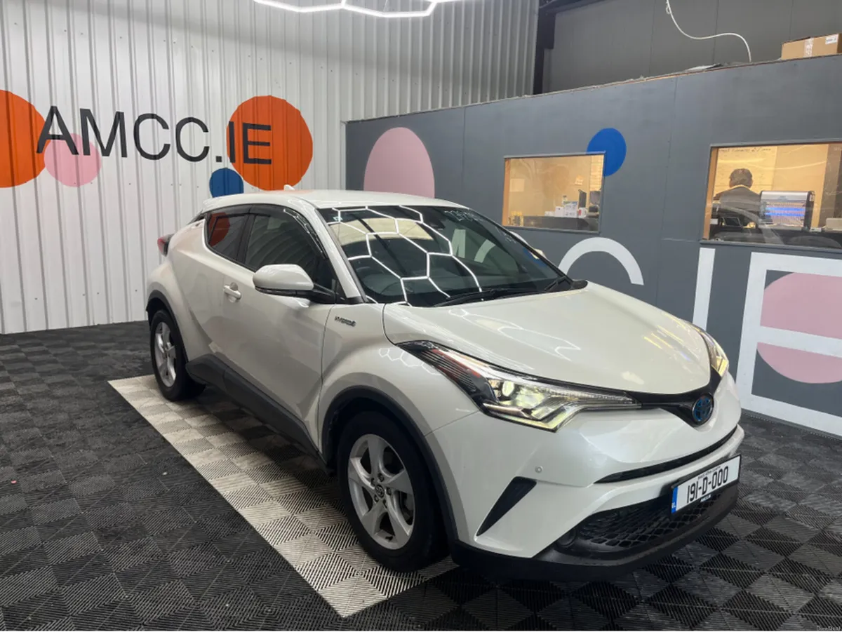 Toyota C-HR 2019 TOYOTA C-HR S LED PACKAGE 1.8 AUT - Image 1
