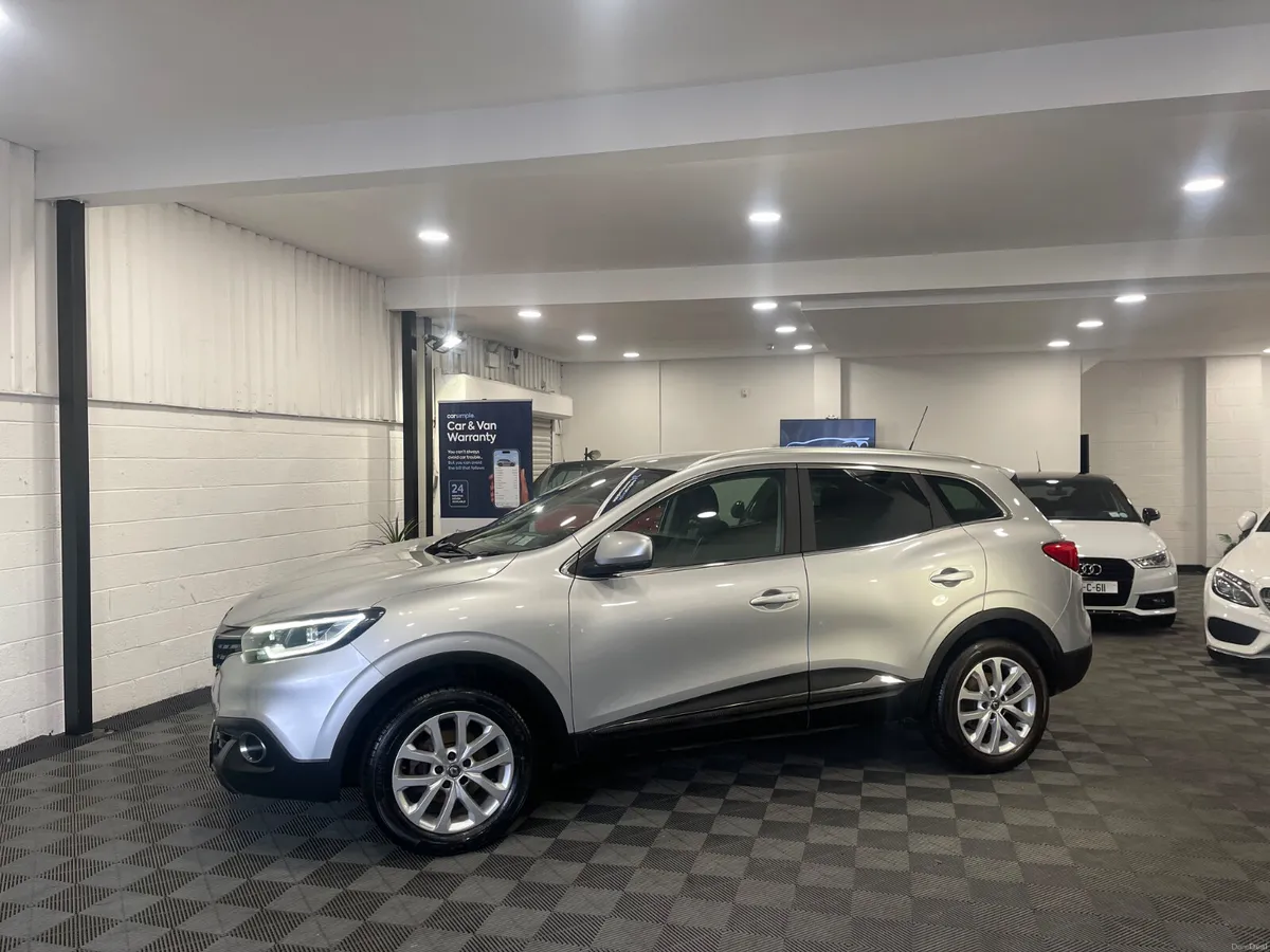 162 Renault Kadjar Dynamique -1 owner- High Spec - Image 4