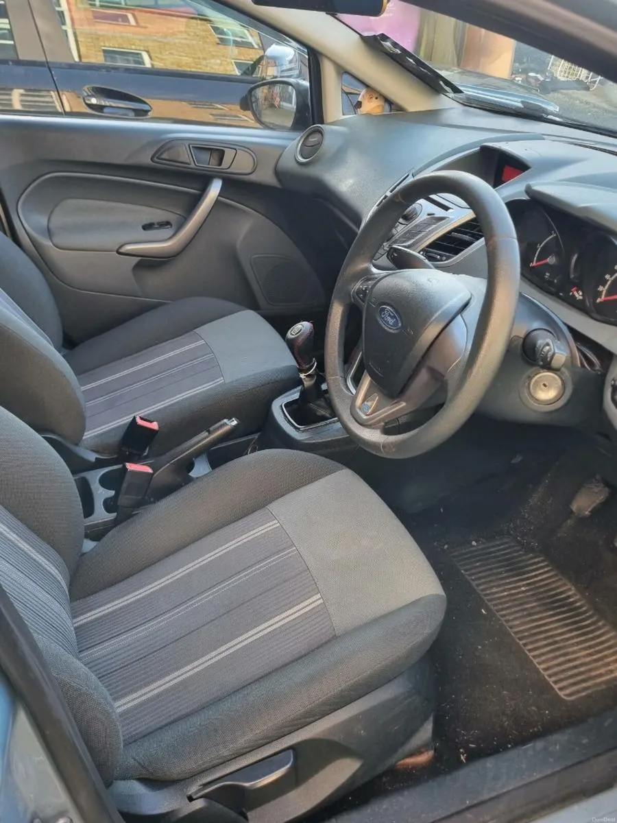 Ford Fiesta 2010 - Image 3