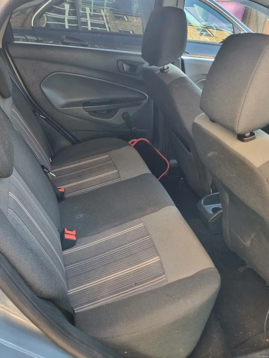 Ford Fiesta 2010 - Image 4