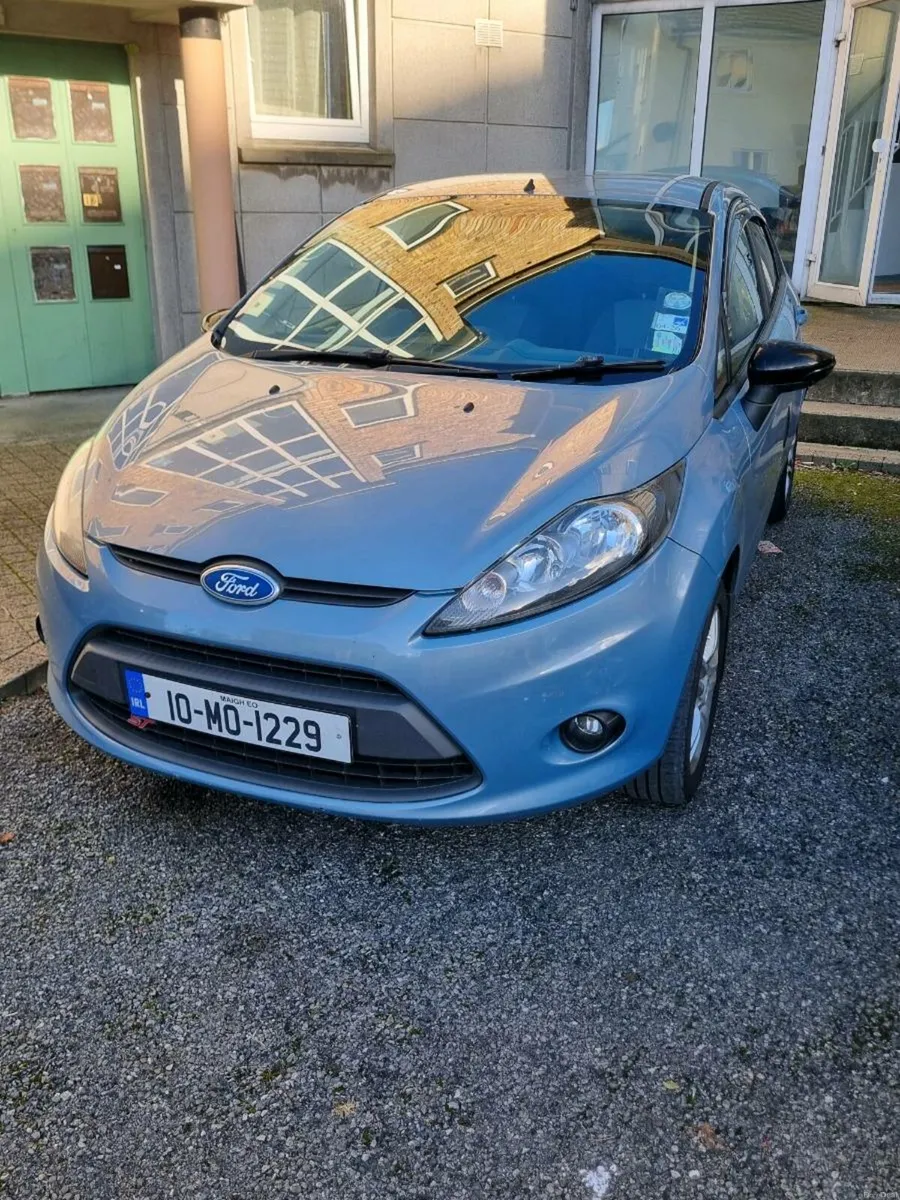 Ford Fiesta 2010 - Image 2