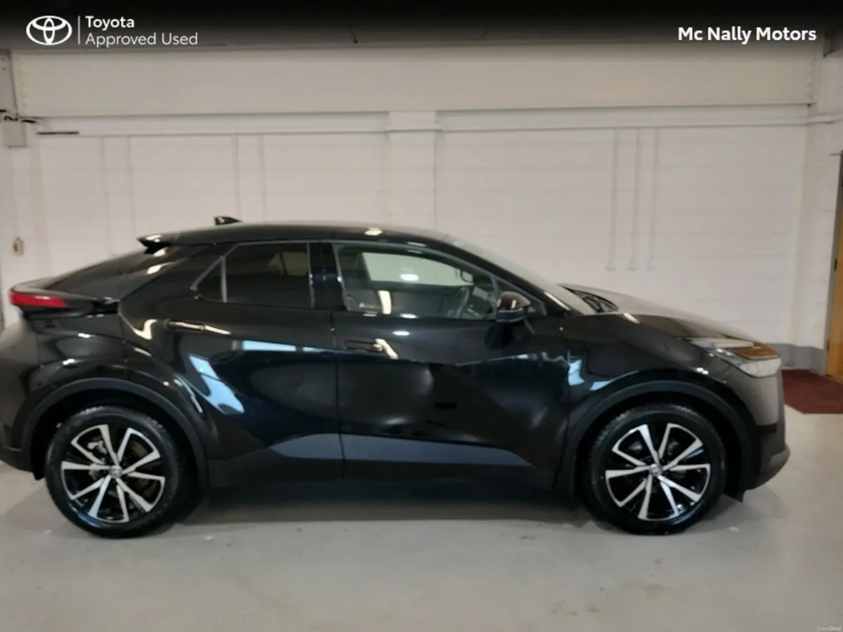 Toyota C-HR HYBRID SPORT - Image 4