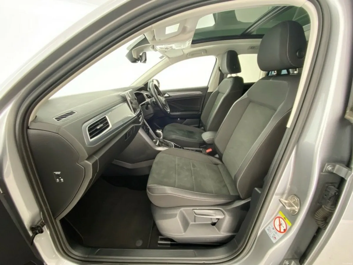 Volkswagen T-Roc Style Plus Auto - Image 6