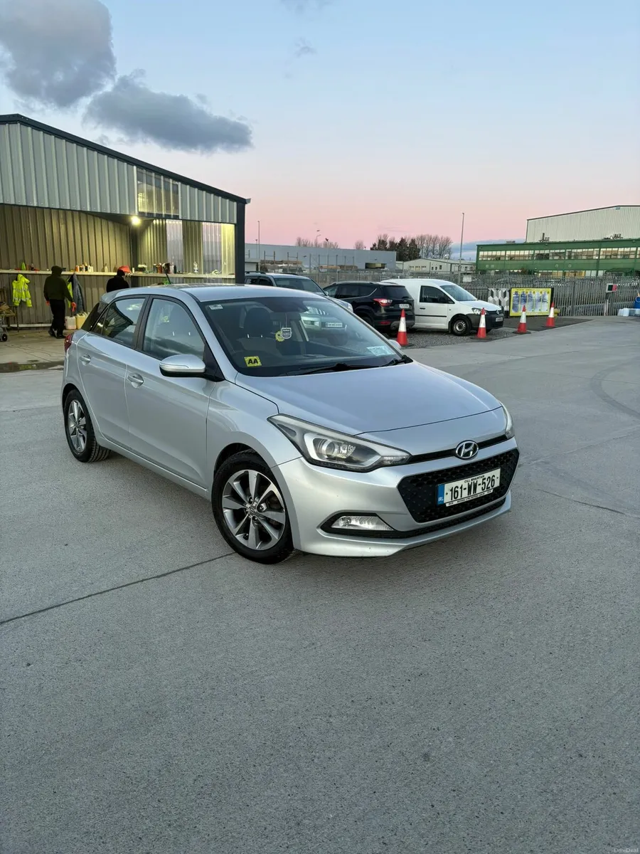 Hyundai i20 new15 month nct - Image 1