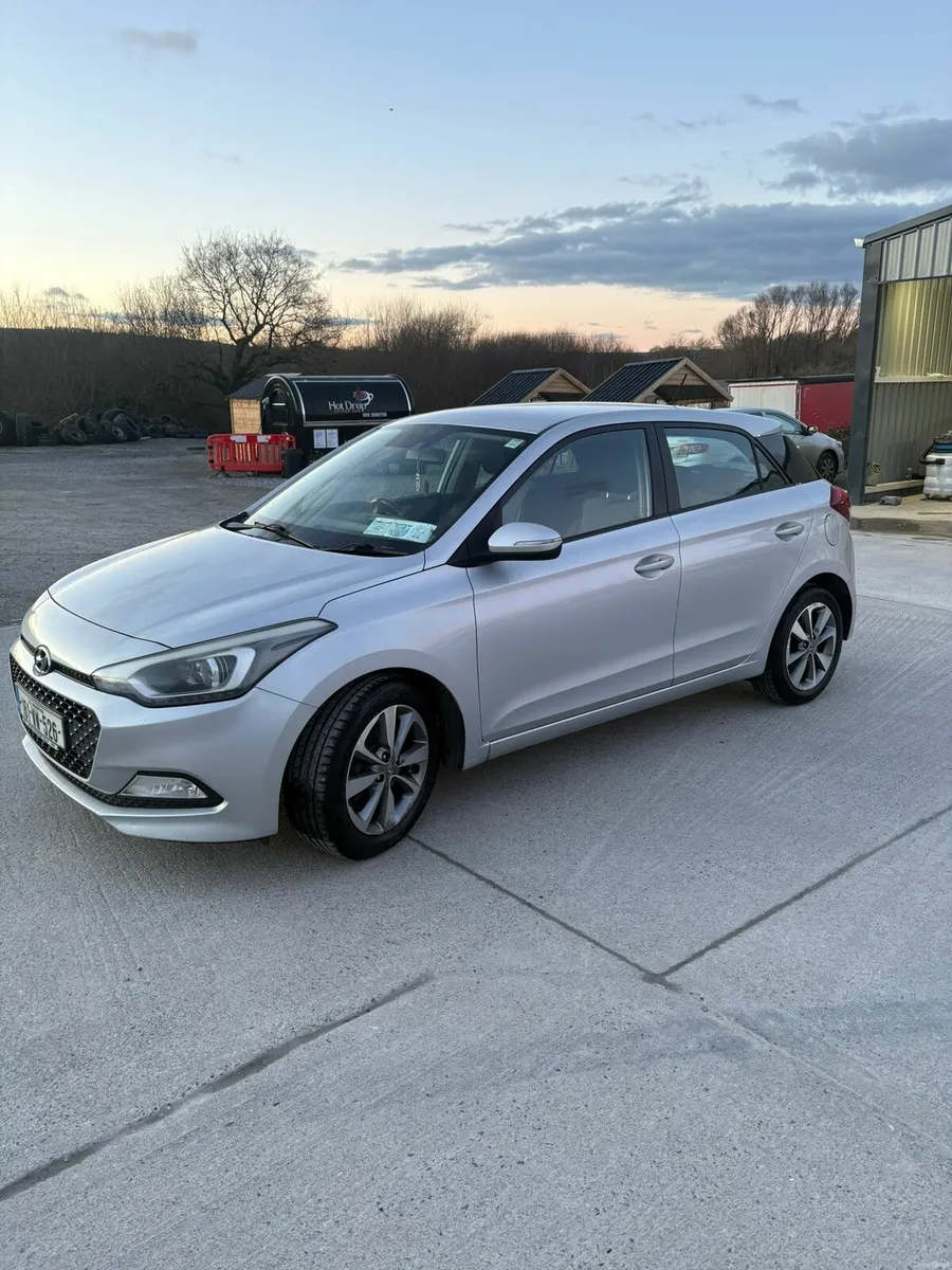 Hyundai i20 new15 month nct - Image 4